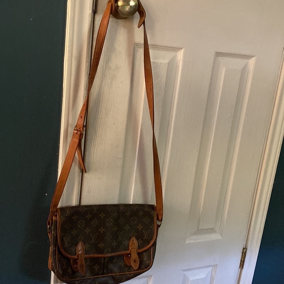 Classic Vintage Louis Vuitton crossbody bag - Picture 7 of 7